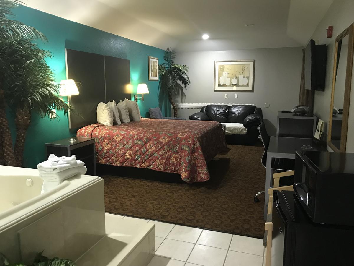 Camelot Inn And Suites Aldine Екстериор снимка