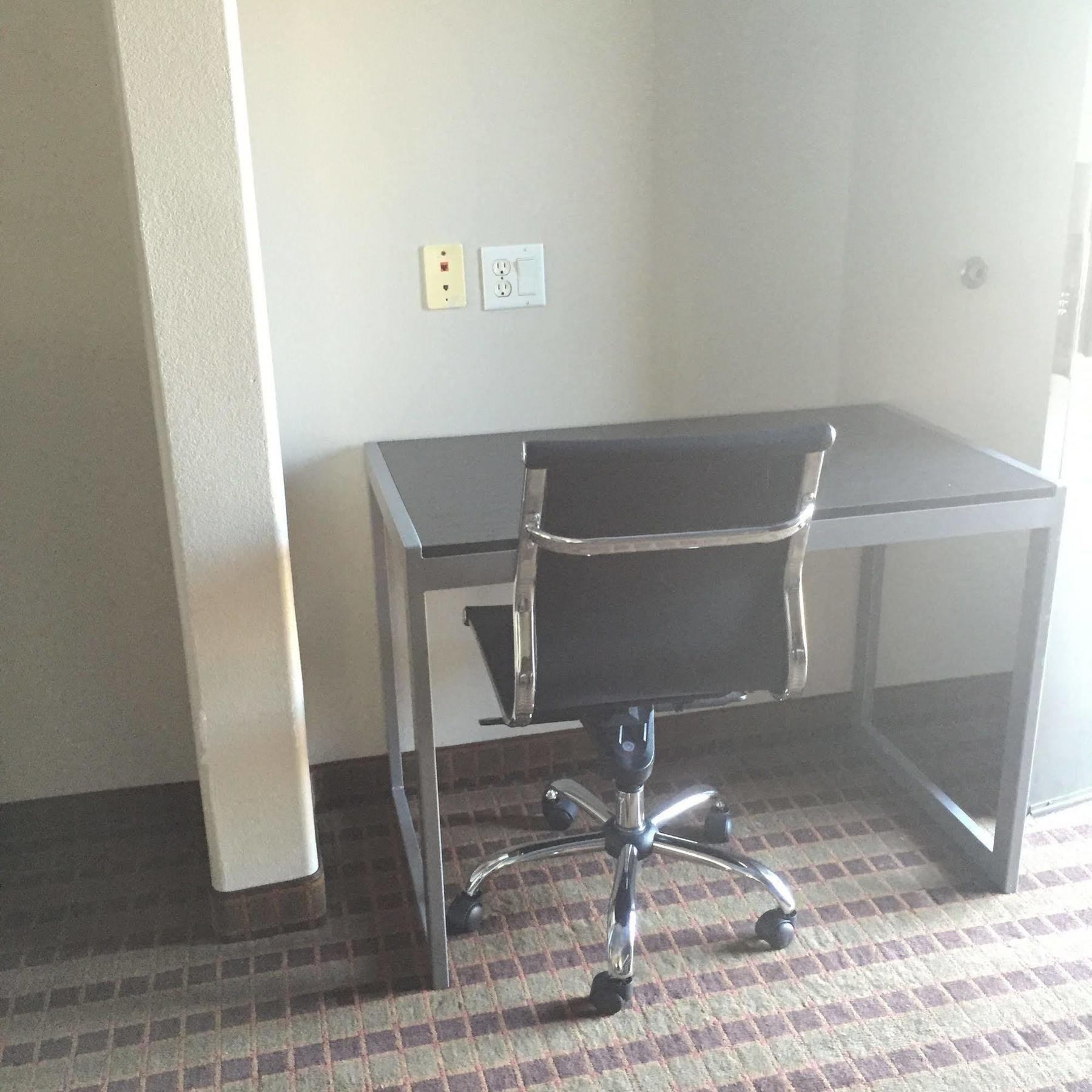 Camelot Inn And Suites Aldine Екстериор снимка