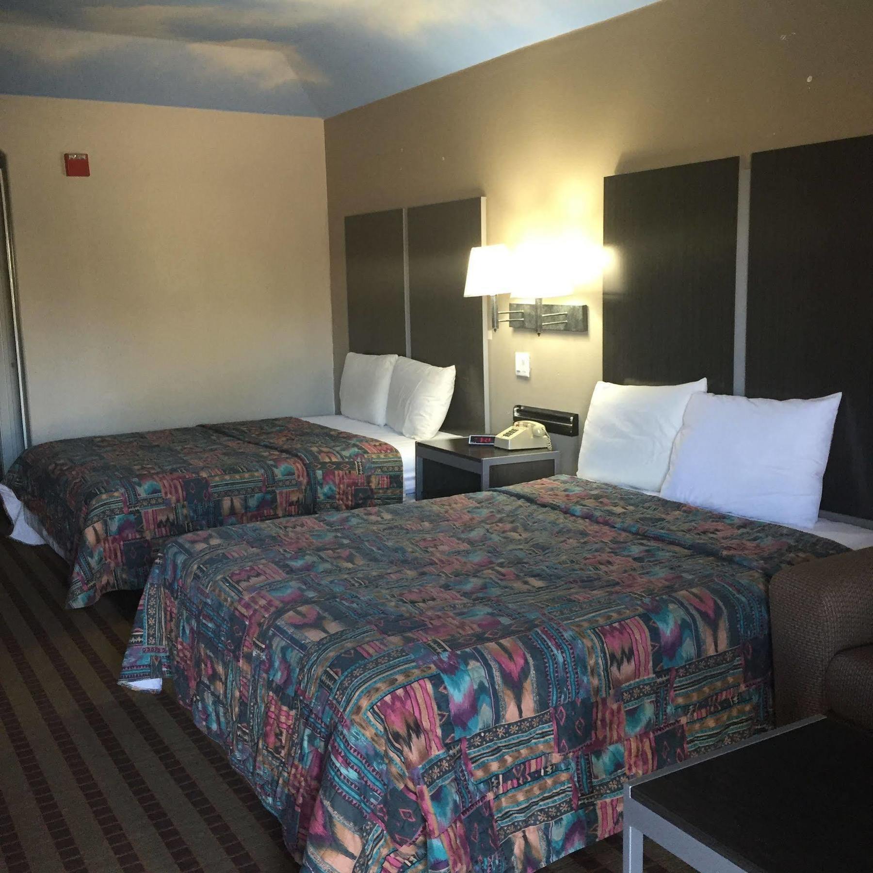 Camelot Inn And Suites Aldine Екстериор снимка